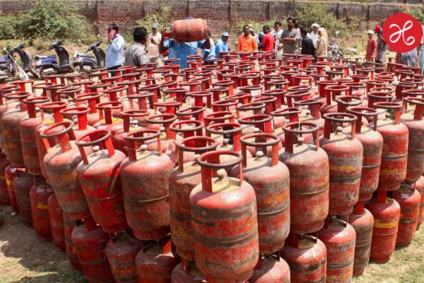 Gas Distribution Rules: गॅस टंचाईवर राज्य सरकारचा मोठा निर्णय; कोणाला किती सिलेंडर मिळणार? नवी नियमावली जाहीर