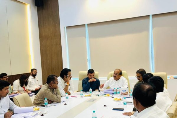 उजनी पाणलोट क्षेत्रातील धरणग्रस्त शेतकऱ्यांच्या अतिक्रमण नोटीसांना विखे पाटलांकडून स्थगिती: हर्षवर्धन पाटील