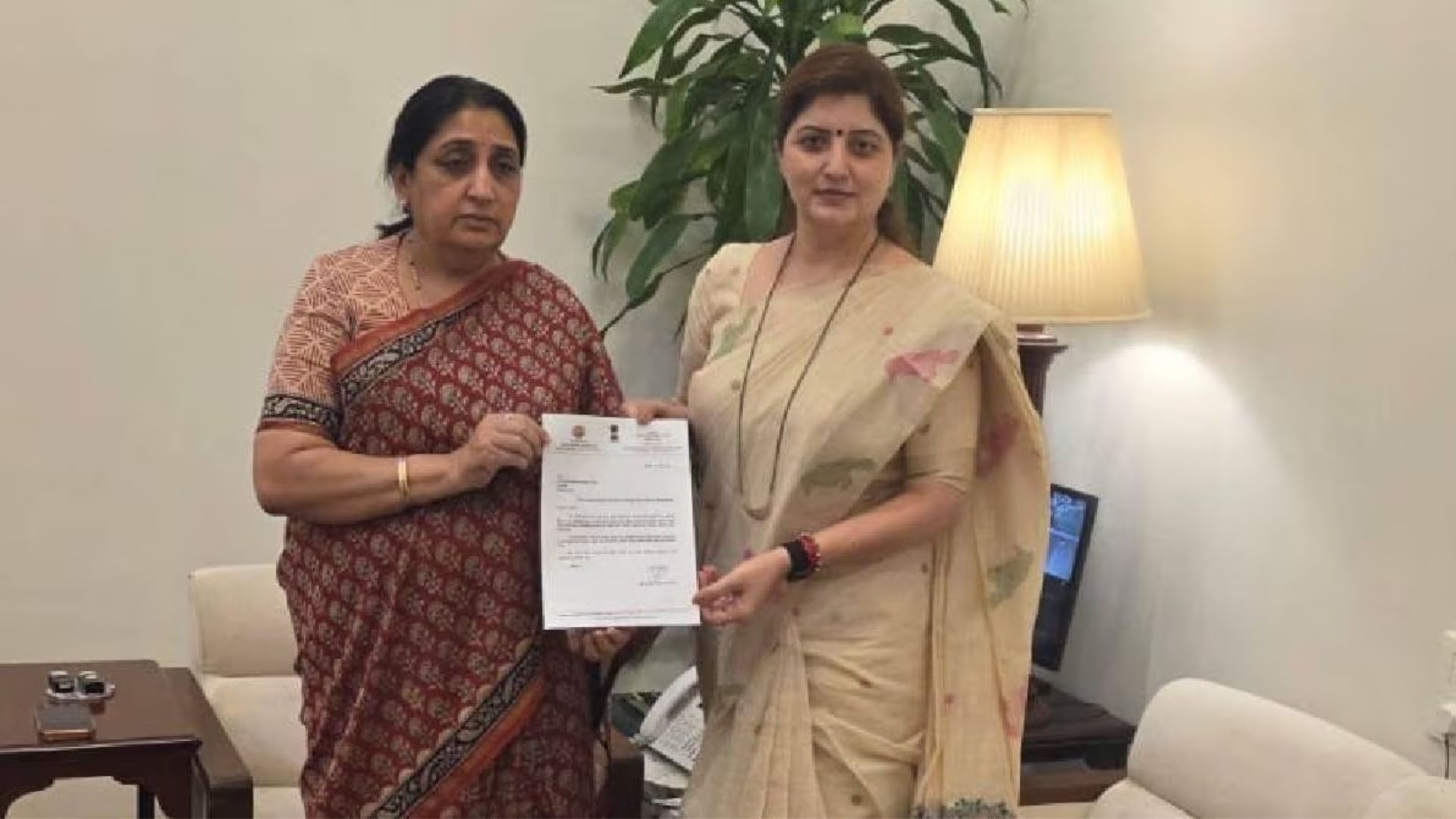 Rupali Chakankar Resignation: रुपाली चाकणकरांच्या राजीनाम्यानंतर महिला आयोगाच्या अध्यक्षपदी कोण? दोन नावं चर्चेत