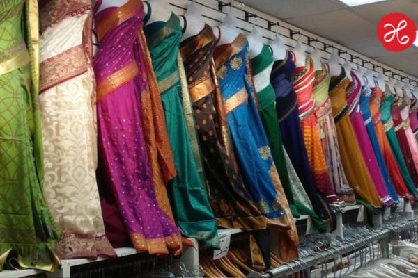 Free Saree Scheme: सरकारचं लाडक्या बहिणींना मोठं गिफ्ट! ‘या’ कुटुंबांतील महिलांना मिळणार मोफत साडी
