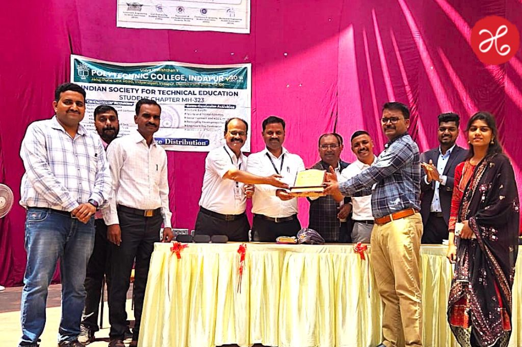 विद्या प्रतिष्ठान पॉलिटेक्निकचा वार्षिक पुरस्कार सोहळा दिमाखात संपन्न