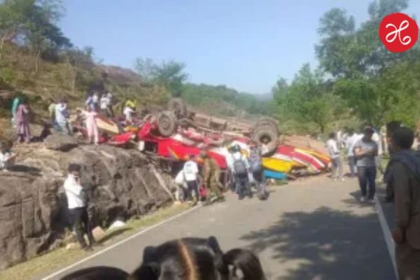 Ramnagar Bus Accident: काळजाचा थरकाप! प्रवाशांनी भरलेली बस दरीत कोसळली; 15 प्रवाशांचा मृत्यू