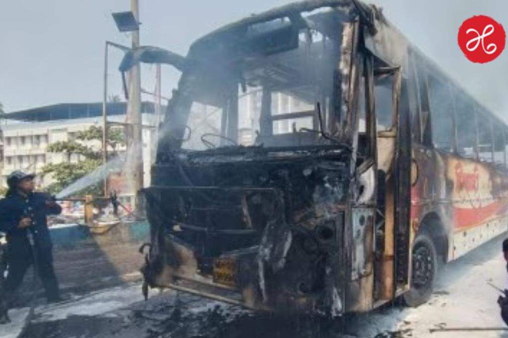 Thane Shivshahi Fire: ठाणे स्टेशनवर थरार! चालत्या ‘शिवशाही’ने घेतला पेट; बस जळून खाक, 15 प्रवासी…