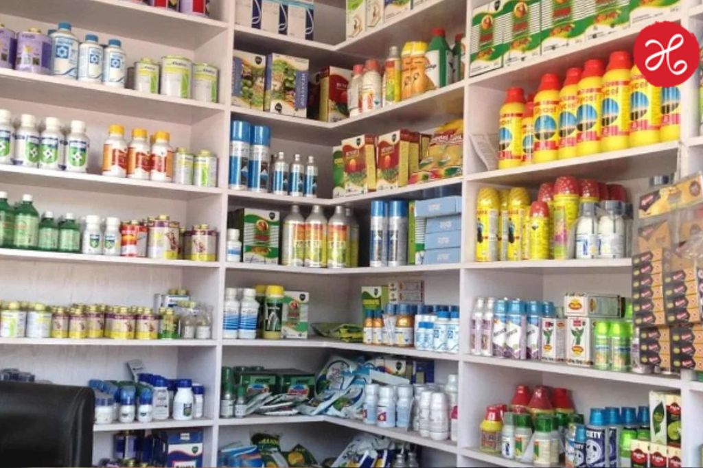 Pune News: पुणे जिल्ह्यात खत विक्रेत्यांवर मोठी कारवाई! 15 कृषी सेवा केंद्रांचे परवाने रद्द