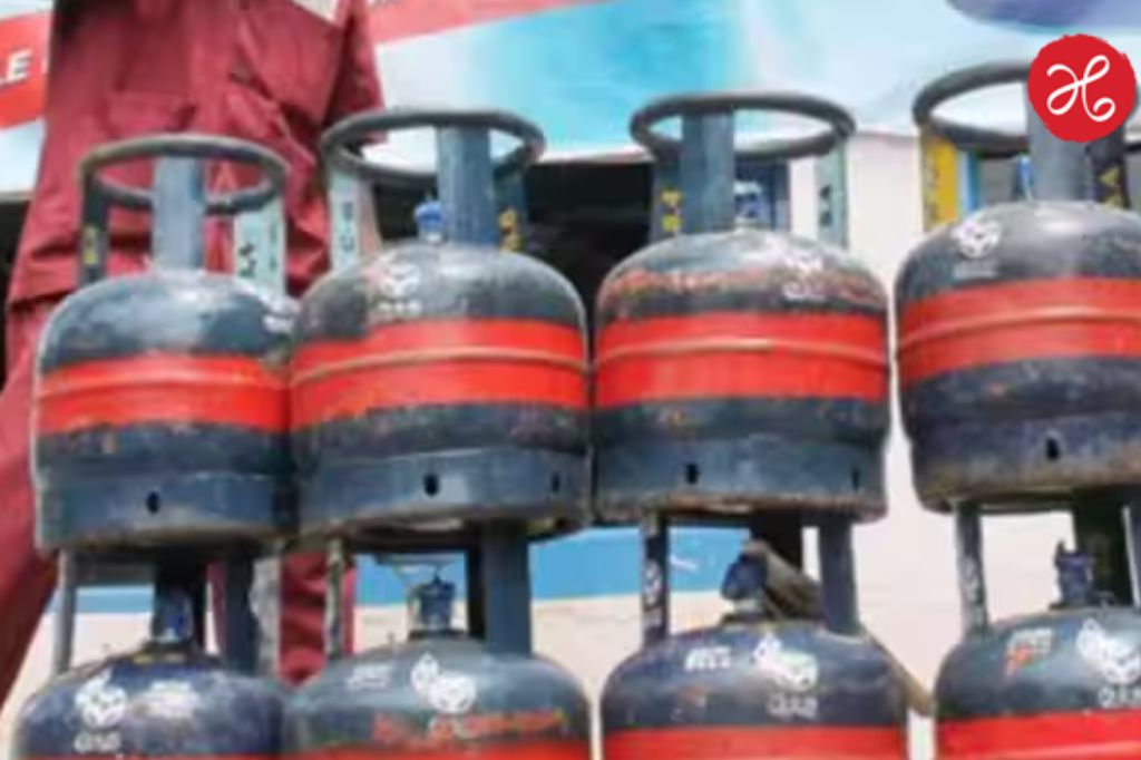 LPG Cylinder Supply: केंद्र सरकारचा मोठा निर्णय, 5 किलोच्या सिलिंडरचा पुरवठा दुप्पट होणार; कोणाला होणार फायदा