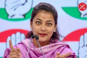 Praniti Shinde: ‘उत्तर-दक्षिण वाद पेटवून भाजपला निवडणुका जिंकायच्यात…’; महिला आरक्षणावरून प्रणिती शिंदेंचा भाजपवर निशाणा