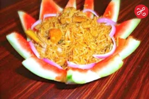 Food Poisoning: आधी बिर्याणी आणि त्यानंतर कलिंगड खाल्ल्याने एकाच कुटुंबातील चौघांचा मृत्यू; नेमकं काय घडलं?