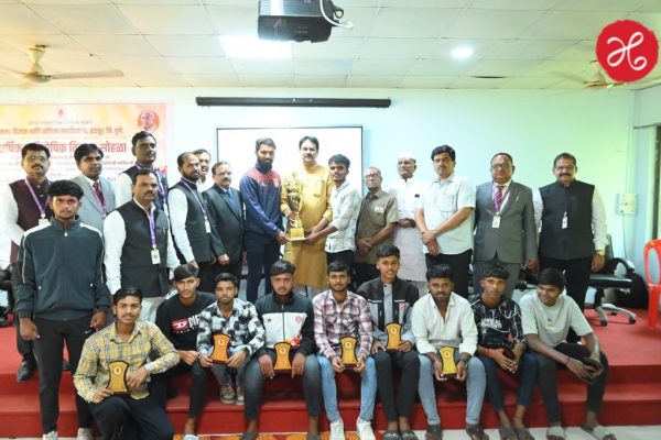 Indapur: युवा पिढीने नवनवीन कौशल्ये आत्मसात करावीत – हर्षवर्धन पाटील