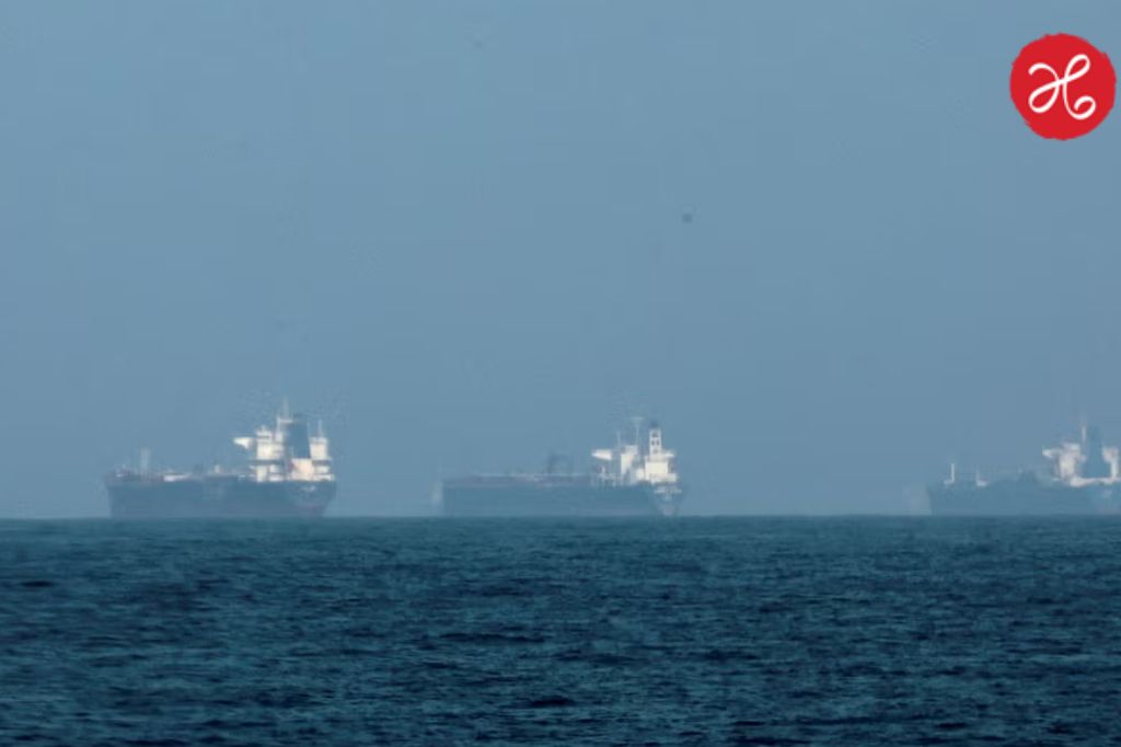 Iran Attack on Ship: पर्शियन आखातात इराणची मुजोरी! भारतीय खलाशी असलेल्या जहाजावर गोळीबार; सर्व 12 भारतीय…