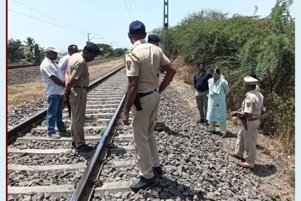 Satara Sahyadri Express: कराडमध्ये सह्याद्री एक्सप्रेसवर दरोडा, सिग्नलमध्ये बिघाड करुन प्रवाशांचे मोबाईल, सोने लुटले