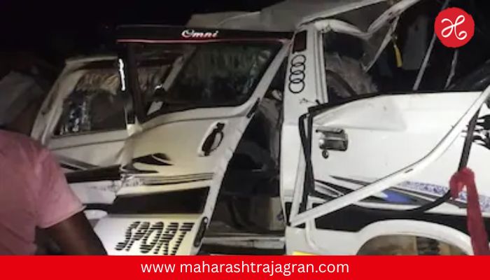 Bhandara Accident : लग्नाहून परतताना भीषण अपघात; वऱ्हाड्यांच्या गाडीचा चुराडा, ५ जण ठार