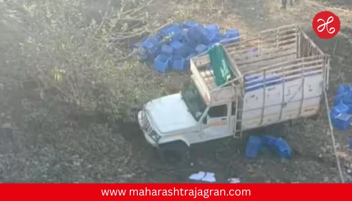 मेळघाटात मृत्यूचा सापळा! ३० फूट दरीत पिकअप कोसळली; २ महिलांचा जागीच मृत्यू, अनेक जखमी