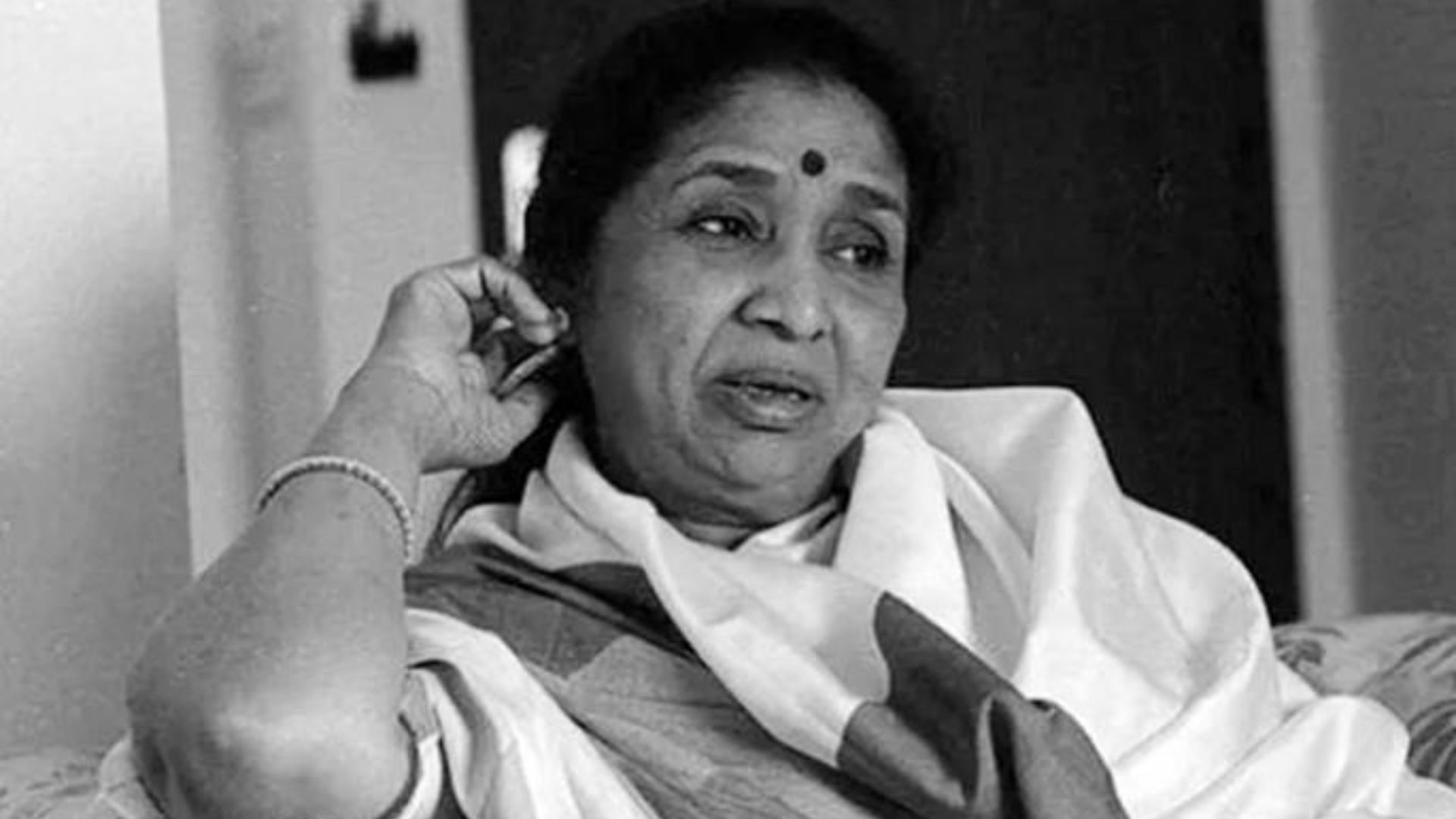Asha Bhosle : एका युगाचा अंत..! आशा भोसले यांना आज अखेरचा निरोप; शासकीय इतमामात होणार अंत्यसंस्कार