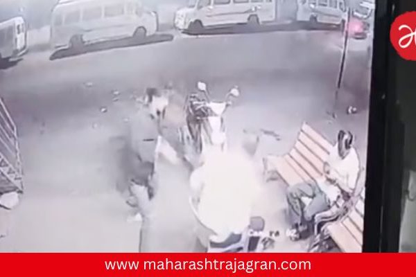 Nashik Crime : शिंदे गटाच्या नेत्यावर जीवघेणा हल्ला; ७ जणांकडून कोयत्याने सपासप वार, व्हिडिओ व्हायरल