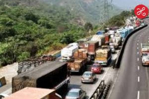 Mumbai Pune Expressway: मुंबई-पुणे एक्स्प्रेसवेवर वाहनांचे ‘चक्काजाम’; 10 किलोमीटरपर्यंत रांगा, ‘मिसिंग लिंक’च्या कामामुळे प्रवाशांचे हाल