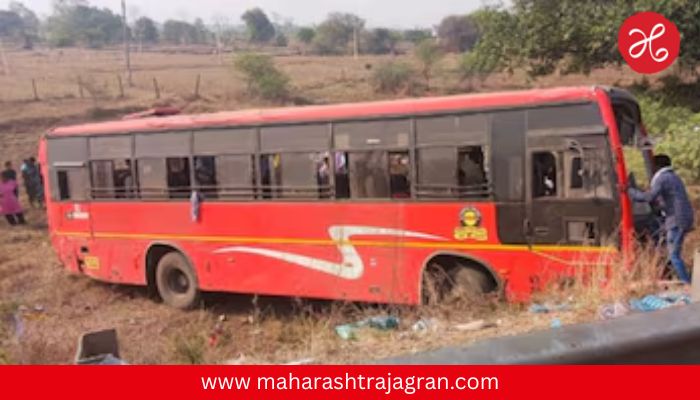 Pune Accident : पुण्यात भीषण अपघात! एसटी बसने दुचाकीला चिरडले; ४ जणांचा जागीच मृत्यू