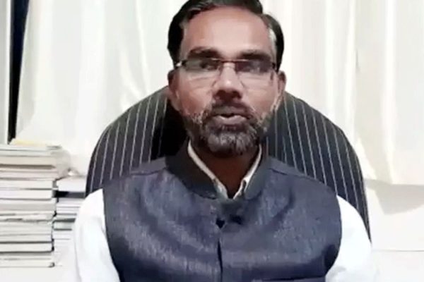 Shetkari Karjmafi: अटींच्या चक्रव्यूहात ‘कर्जमुक्ती’; सरकारच्या निर्णयाविरोधात शेतकरी संघटनांचा एल्गार, जीआरची होळी करण्याचे आवाहन
